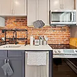 Urban Chic 1Br - Walk To Boardwalk - Min To Beach